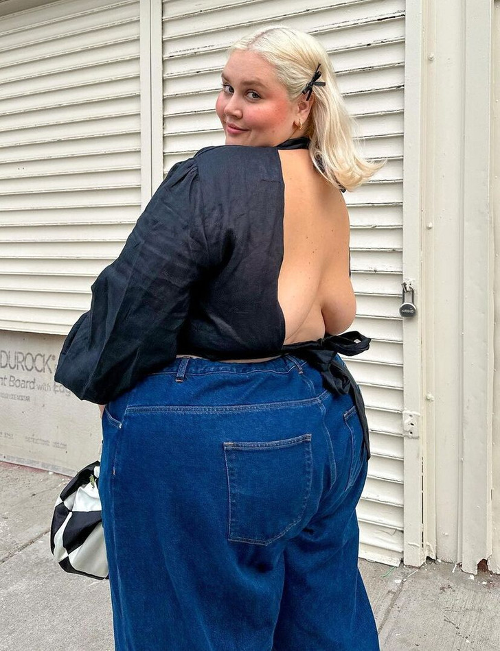 Un Mannequin Grande Taille A Fait Taire Les Critiques Qui Lui