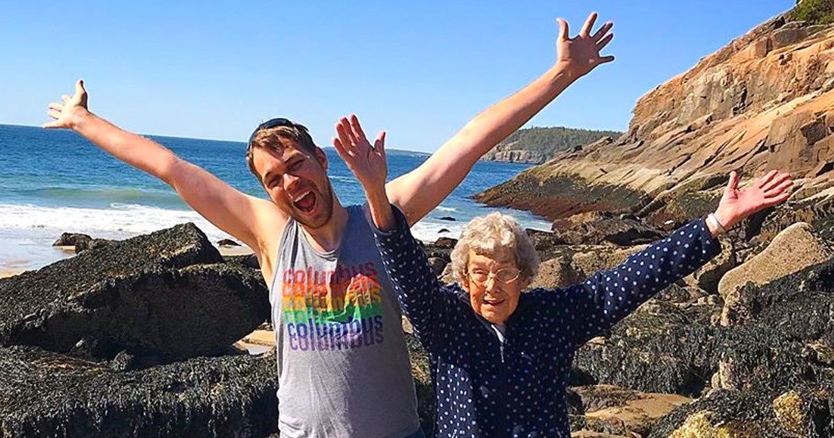 Un jeune homme et sa grand-mère de 89 ans voyagent pour découvrir tous les parcs nationaux des États-Unis, et la raison est très émouvante Un jeune homme et sa grand-mère de 89 ans voyagent pour découvrir tous les parcs nationaux des États-Unis, et la raison est très émouvante
