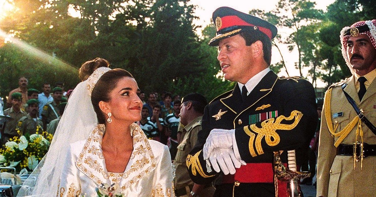 L’histoire de la reine Rania : cette jeune femme issue d’une famille de réfugiés a conquis le cœur du prince et du monde entier L’histoire de la reine Rania : cette jeune femme issue d’une famille de réfugiés a conquis le cœur du prince et du monde entier
