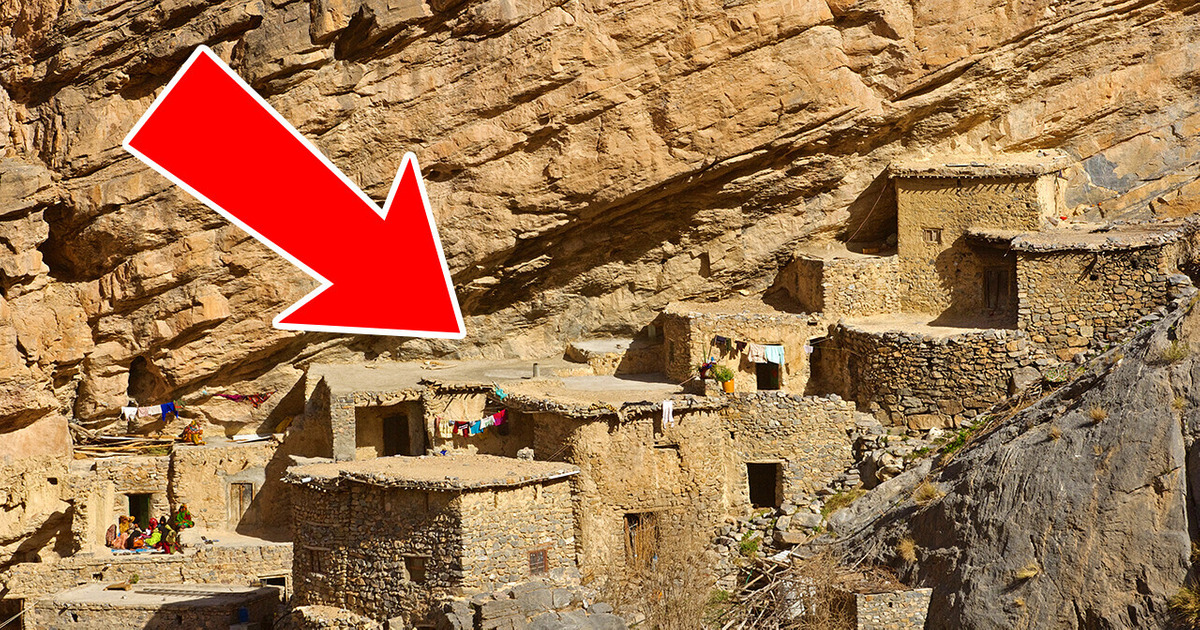 Ce Village Vieux de 500 ans Semble Figé Dans le Temps