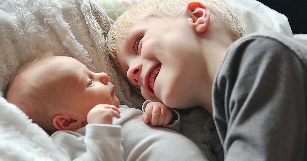 8 Raisons pour lesquelles l’aîné(e) d’une fratrie mérite un respect particulier