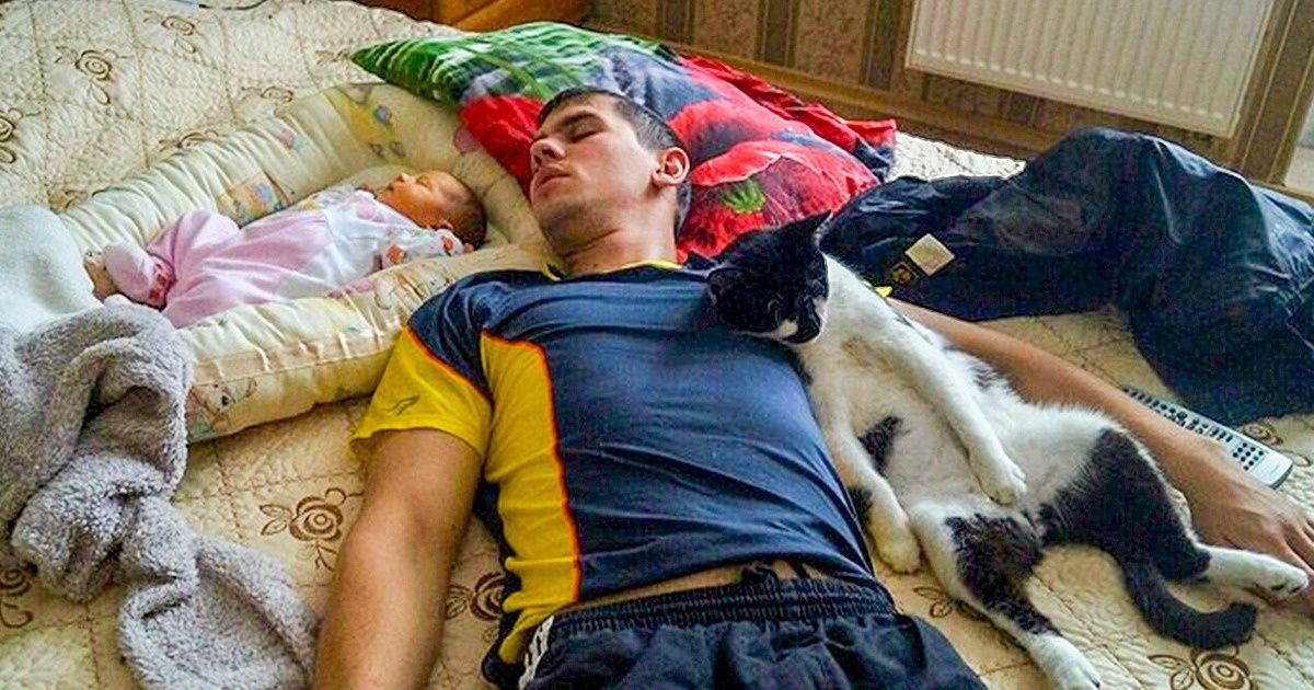 15 Photos qui illustrent les sentiments qui se cachent derrière la sévérité des hommes