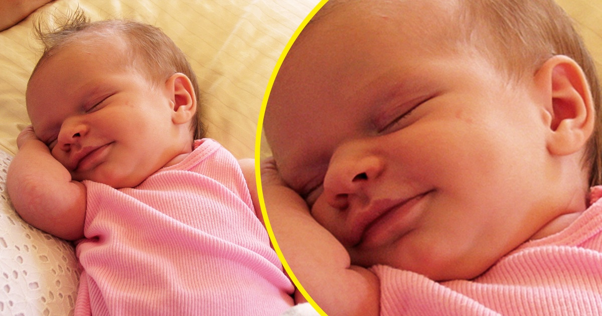 Voici pourquoi les nouveau-nés sourient en dormant