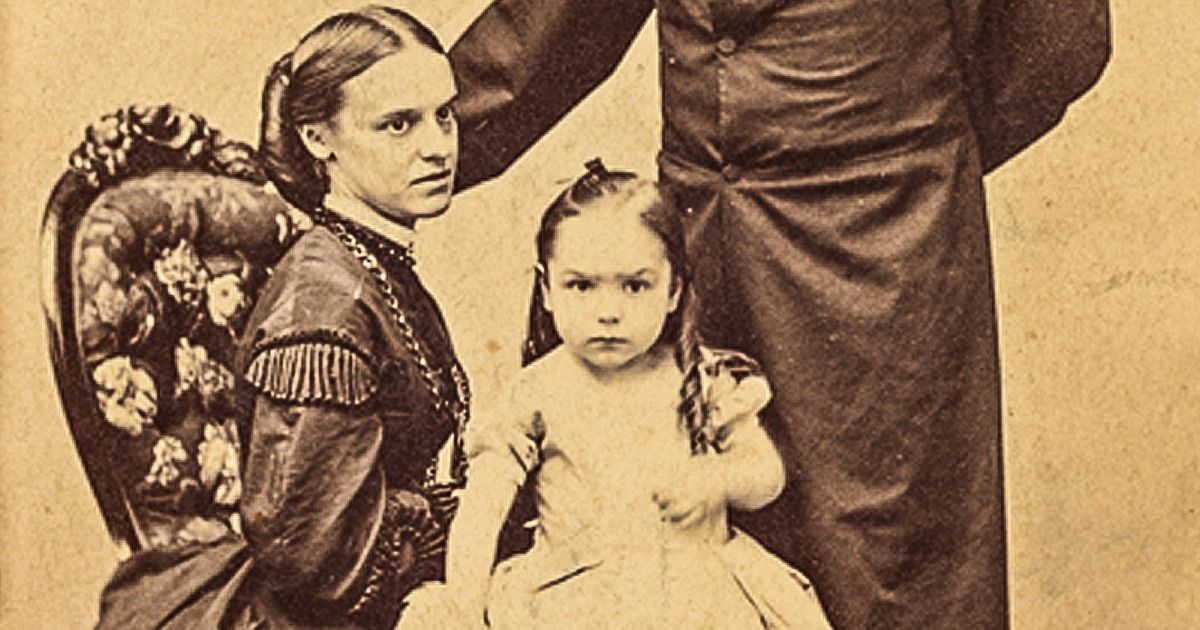 Voici pourquoi les gens sont toujours sérieux sur les photos d’époque Voici pourquoi les gens sont toujours sérieux sur les photos d’époque
