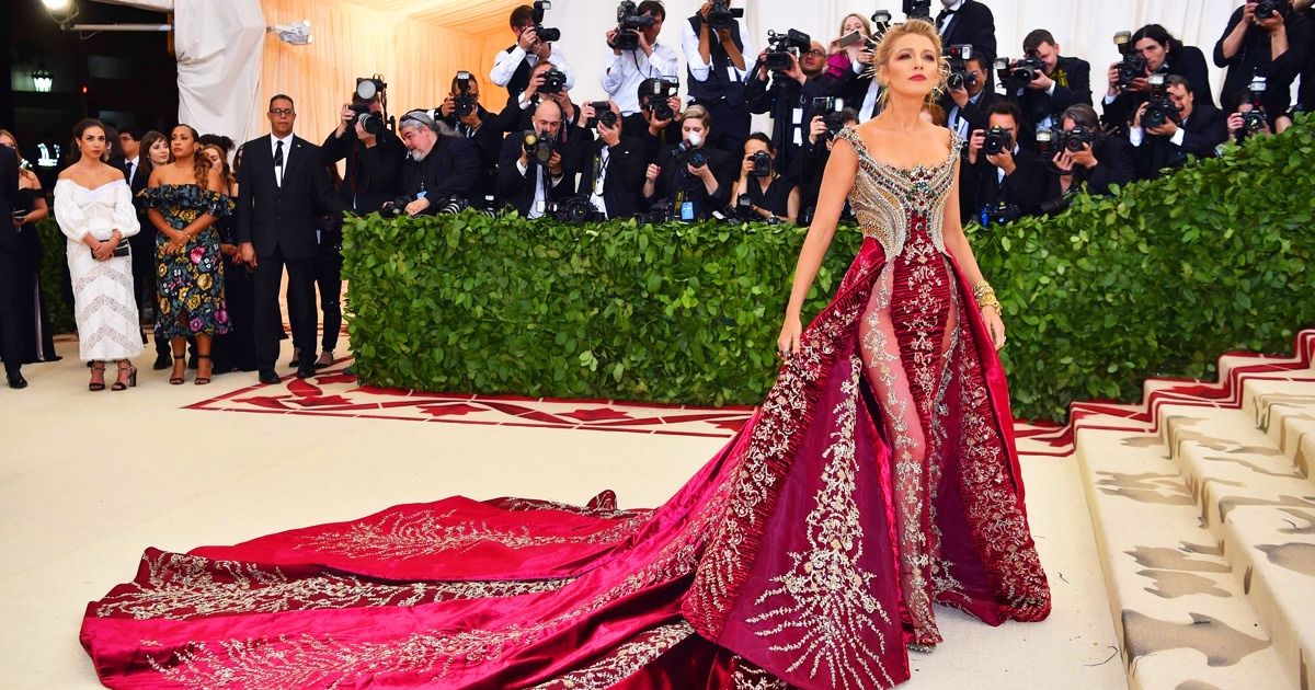 15 Tenues impressionnantes de célébrités au Met Gala 2018 qui démontrent que la mode a encore de quoi nous surprendre 15 Tenues impressionnantes de célébrités au Met Gala 2018 qui démontrent que la mode a encore de quoi nous surprendre