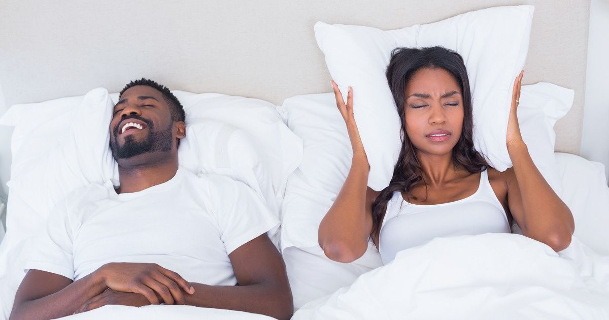 Pourquoi on parle en dormant et comment résoudre ce problème s’il nous gêne Pourquoi on parle en dormant et comment résoudre ce problème s’il nous gêne