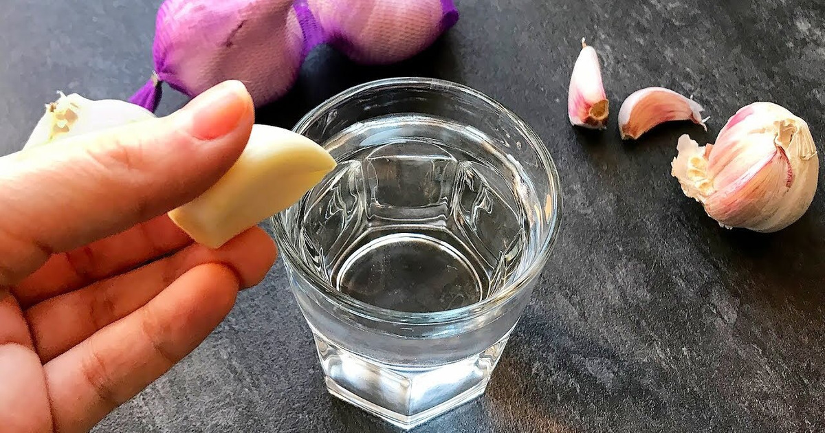Bois un Verre d’Eau à l’Ail Tous Les Jours, et Découvre Le Miracle