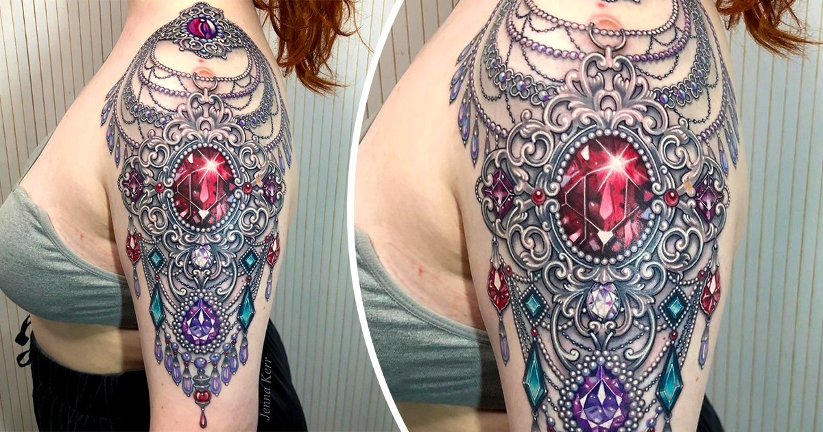 Une artiste crée des tatouages de pierres précieuses super détaillés qui semblent scintiller sur la peau Une artiste crée des tatouages de pierres précieuses super détaillés qui semblent scintiller sur la peau