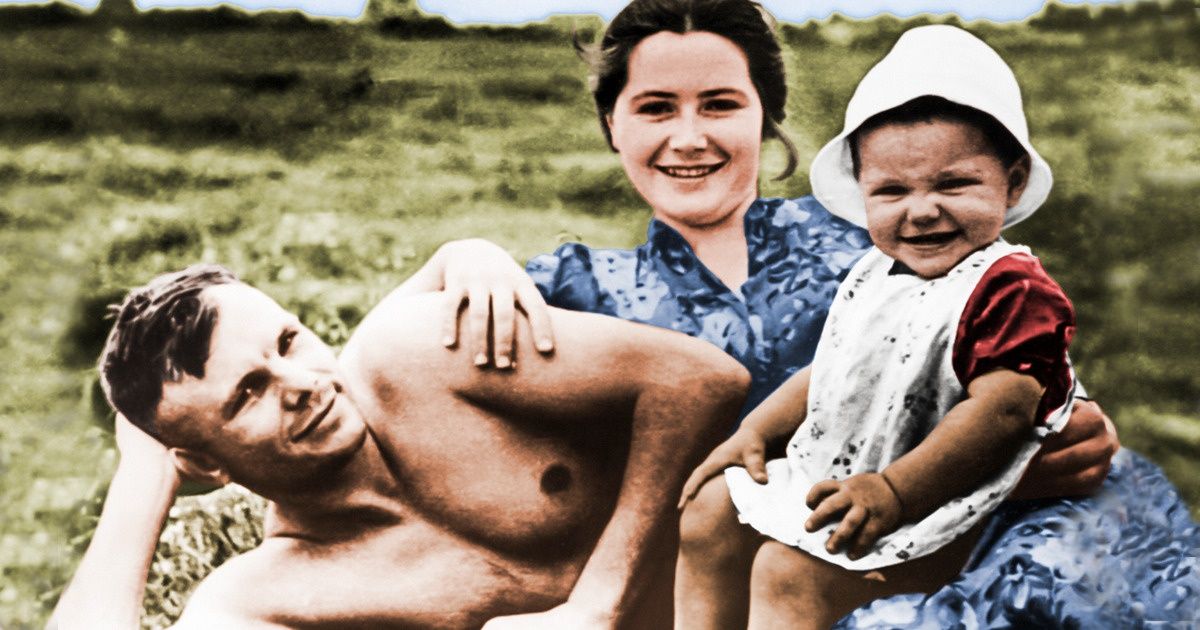 L’histoire d’amour de Youri et Valentina Gagarine, qui ont célébré leur mariage deux fois (mais ils sont tombés amoureux une seule fois, et pour la vie) L’histoire d’amour de Youri et Valentina Gagarine, qui ont célébré leur mariage deux fois (mais ils sont tombés amoureux une seule fois, et pour la vie)