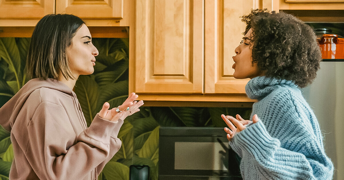 Après notre séparation, mon ex-mari entame une relation avec notre amie, et cela me met en colère