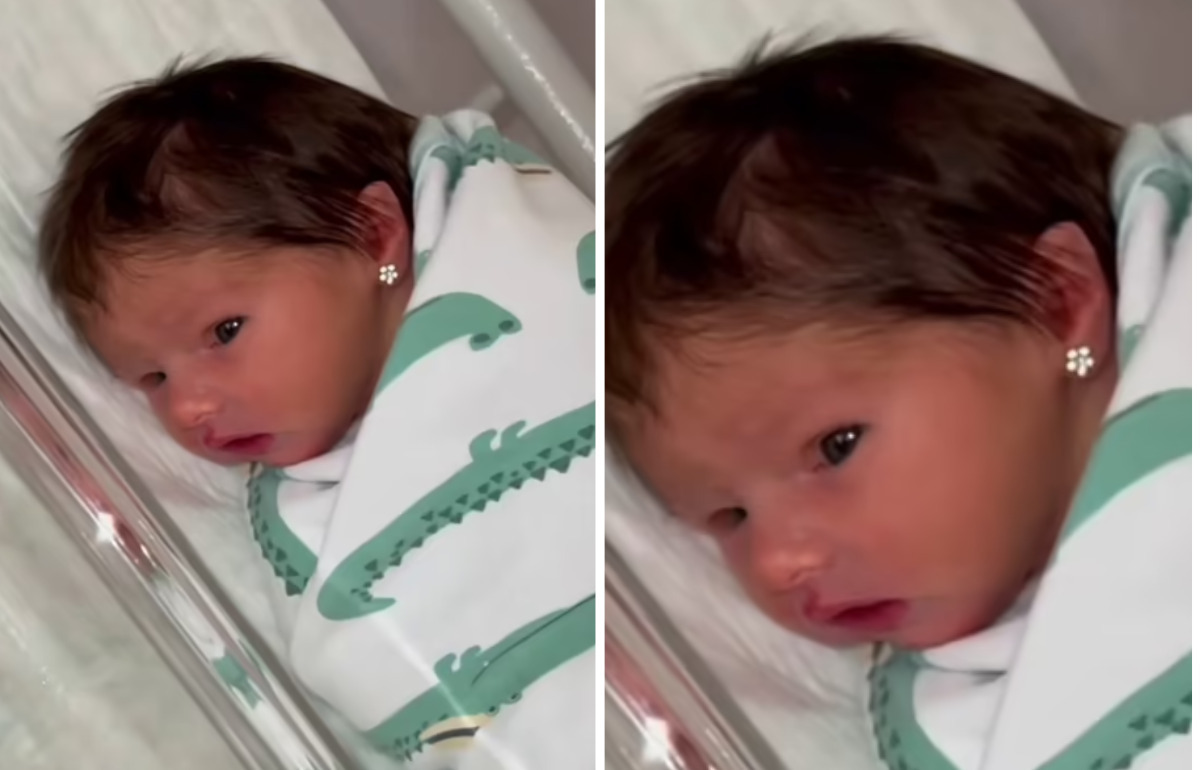Une jeune mère perce les oreilles de sa fille d’un jour, internet s’indigne