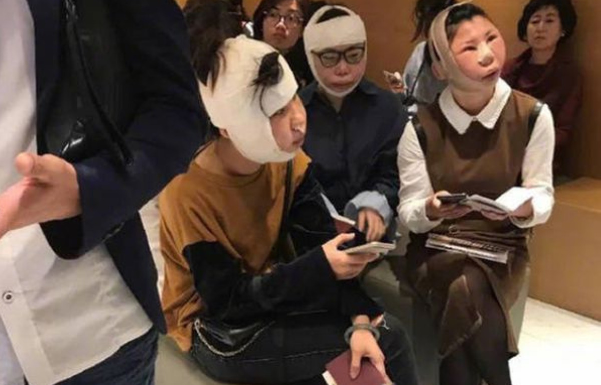 Elles sont bloquées à l’aéroport car leur visage ne correspond plus à leur passeport après une chirurgie