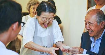 Les serveurs d’un restaurant japonais ont la maladie d’Alzheimer et oublient les commandes, mais les clients en ressortent quand même heureux