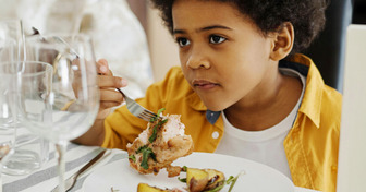 Je demande à mes enfants de payer pour leur propre viande, car je suis végétalienne