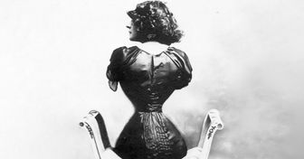 Voici pourquoi la taille des femmes paraît plus fine sur les photos des siècles derniers