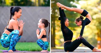 Une mère et sa fille font du yoga ensemble et se lient autour de leur hobby commun