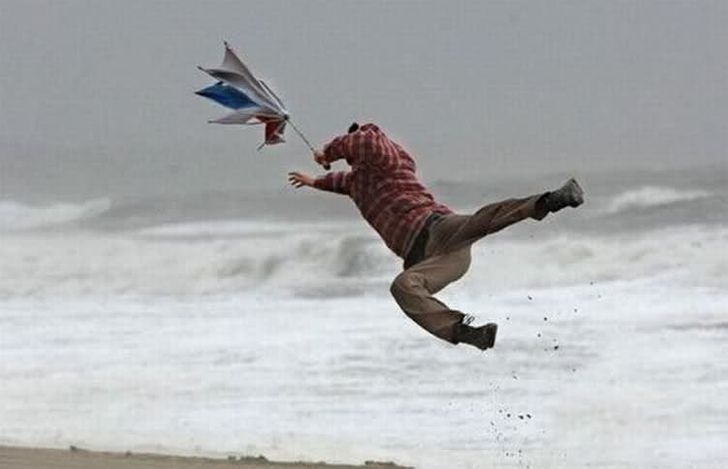 17 Exemples amusants de ce qui se passe quand le vent défie les humains ...